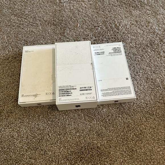 iPhone boxes - Picture 3 of 3